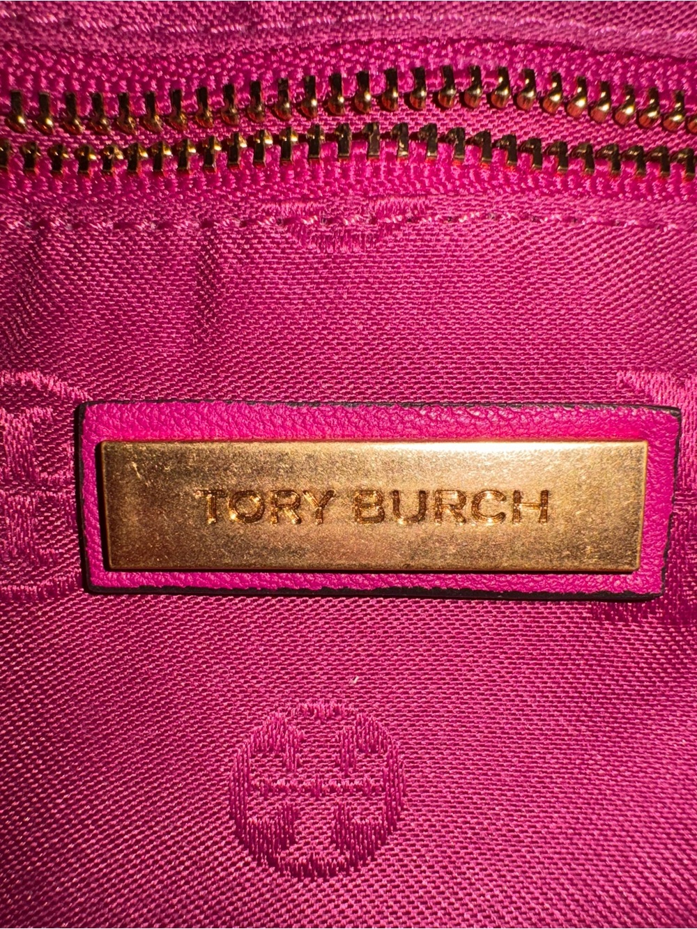 Tory Burch Small Fleming Convertible Shoulder Bag in Party Fuchsia Leather - Picture 2 of 16